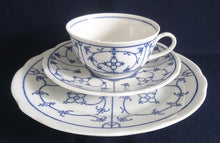 Lade das Bild in den Galerie-Viewer, UNTERTASSE - Porzellan, Klassisch Style, Indisch Blau Strohblume Dekor