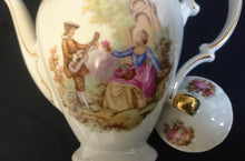 Lade das Bild in den Galerie-Viewer, KAFFEEKANNE MIT DECKEL - Porzellan, Goldrand Barock Dekor