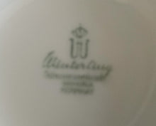 Lade das Bild in den Galerie-Viewer, KAFFEEKANNE MIT DECKEL - Porzellan, Goldrand Barock Dekor