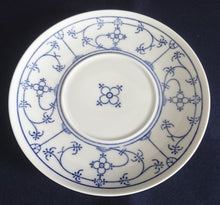 Lade das Bild in den Galerie-Viewer, SUPPENTASSEN UNTERTELLER - Porzellan, Klassisch Style, Indisch Blau Strohblume Dekor