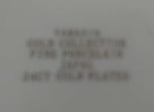 Lade das Bild in den Galerie-Viewer, KAFFEETASSE ~POTT - Porzellan, Pfau Vogel Blumen Flora Fauna Motiv Dekor, 24ct (Hartvergoldet)