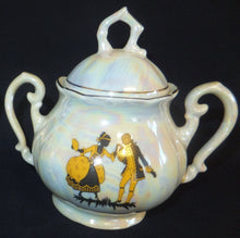 Lade das Bild in den Galerie-Viewer, ZUCKERDOSE MIT DECKEL - Porzellan, Perlmutt Goldrand Rokoko Tanzpaar Motiv Dekor