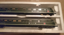 Lade das Bild in den Galerie-Viewer, 2er Set TRIEBWAGENZUG VT08 "US-ARMY (Rotes Kreuz)" - Modelleisenbahn H0 1:87, Analog, Gleichstrom
