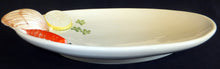 Lade das Bild in den Galerie-Viewer, SERVIERPLATTE - Keramik / Steingut, Meeresfrüchte Hummer Muschel Zitrone Kräuter 3D Relief Motiv Dekor, Handbemalt
