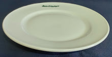 Lade das Bild in den Galerie-Viewer, DESSERTTELLER - Porzellan, Einfärbiges Gastronomisches Aufschrift "Alte Leipziger" Motiv Dekor, Fabrikdekoriert
