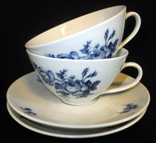 Lade das Bild in den Galerie-Viewer, 2er Set TEETASSEN - Porzellan Inglazed, Flora Rosenblumen Blüten Blatt Blätter Motiv Dekor
