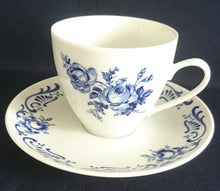 Lade das Bild in den Galerie-Viewer, TEETASSE "Henriette" - Porzellan Inglazed, Flora Rosenblumen Blüten Blatt Blätter Motiv Dekor
