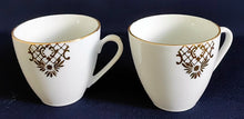 Lade das Bild in den Galerie-Viewer, MOCCA~ KAFFEETASSE - Porzellan, Goldrand Geometrisch Abstrakt Symbol Zeichen Wappen Dekor Motiv
