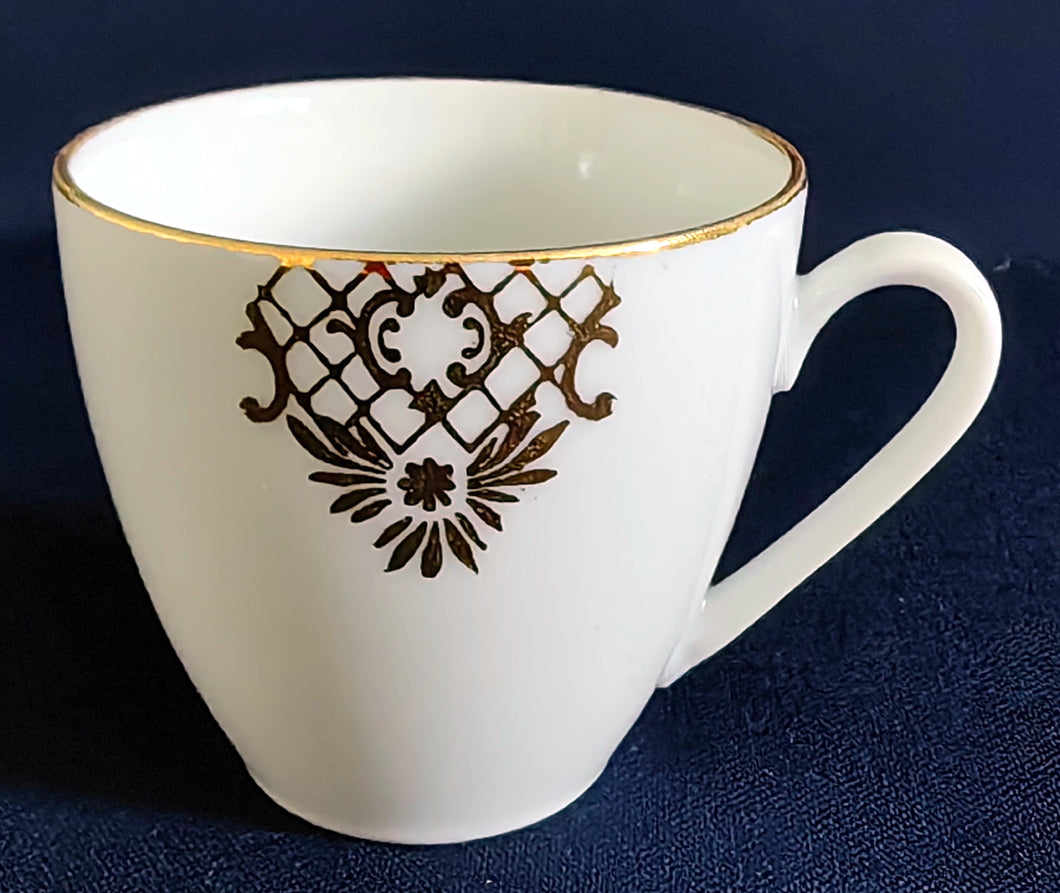 MOCCA~ KAFFEETASSE - Porzellan, Goldrand Geometrisch Abstrakt Symbol Zeichen Wappen Dekor Motiv