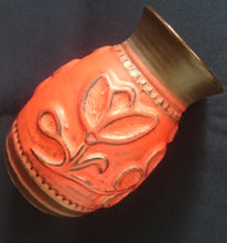 Lade das Bild in den Galerie-Viewer, BLUMENVASE - Keramik / Steingut, Abstrakt Wellen Flora Blumenblüten Pflanzen Motiv Dekor
