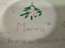 Lade das Bild in den Galerie-Viewer, 18 Teiliges KAFFEESERVICE - Porzellan, Tannenbaum Winter Schneeflocken Aufschrift Motiv Dekor
