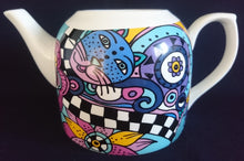 Lade das Bild in den Galerie-Viewer, TEEKANNE MIT DECKEL "Hamburg" - Porzellan, Abstrakt Geometrisch Symbole Motiv Dekor
