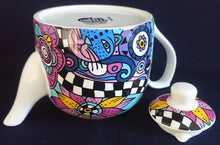 Lade das Bild in den Galerie-Viewer, TEEKANNE MIT DECKEL "Hamburg" - Porzellan, Abstrakt Geometrisch Symbole Motiv Dekor
