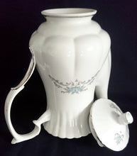 Lade das Bild in den Galerie-Viewer, 5er Set KAFFEEKANNE MIT DECKEL &amp; MILCHKÄNNCHEN &amp; ZUCKERDOSE MIT DECKEL - Porzellan, Platin Linien Rand Flora Blumen Blüten Pflanzen Motiv Dekor
