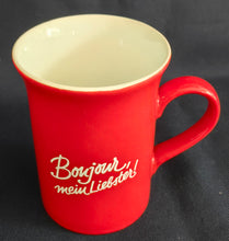 Lade das Bild in den Galerie-Viewer, 2er Set KAFFEETASSEN - Keramik / Steingut, Aufschrift "Bonjour, mein Liebster" Motiv Dekor

