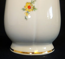 Lade das Bild in den Galerie-Viewer, BLUMENVASE - Porzellan, Goldrand Flora Blumenblüten Pflanzen Motiv Dekor
