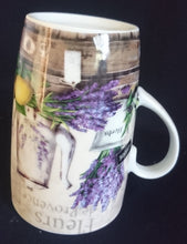 Lade das Bild in den Galerie-Viewer, KAFFEETASSE ~POTT &quot;Casa de Engel&quot;- Porzellan, Flora Lavendel Blumentopf Kaffeekanne Aufschrift Motiv Dekor
