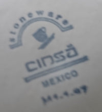 Lade das Bild in den Galerie-Viewer, KAFFEETASSE - Keramik / Steingut, Flora Blumenblüte Pflanzen Wellen Relief Motiv Dekor
