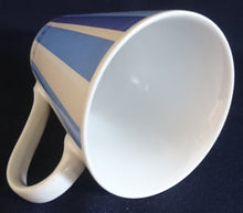 Lade das Bild in den Galerie-Viewer, KAFFEETASSE - Keramik / Steingut, Senkrechte Streifen Balken Linien Motiv Dekor, Design W. Grönemeyer
