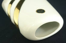Lade das Bild in den Galerie-Viewer, BLUMENVASE - Porzellan, Geschwungene Zweifaches Golddekor Motiv, Handarbeit
