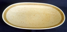 Lade das Bild in den Galerie-Viewer, KLEINE BEILAGEN~ SERVIERPLATTE "Onda Sahara" - Porzellan, Zweifärbiges Gesprenkeltes Linien Dekor, Inglasur, Handbemalt
