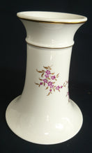 Lade das Bild in den Galerie-Viewer, BLUMENVASE - Porzellan, Flora Blumenblüten Pflanzen Ranken Goldrand Motiv Dekor

