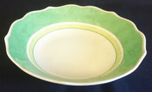 Lade das Bild in den Galerie-Viewer, SALATSCHALE "Medley (Summerdream - Green)" - Porzellan, Breiter Rand Linien Motiv Dekor
