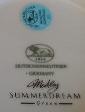 Lade das Bild in den Galerie-Viewer, SALATSCHALE "Medley (Summerdream - Green)" - Porzellan, Breiter Rand Linien Motiv Dekor
