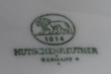 Lade das Bild in den Galerie-Viewer, 2er Set 2er SUPPENTASSEN GEDECKE - Porzellan, Einfärbiges Gastronomisches Relief Motiv Dekor
