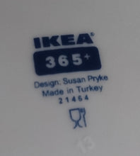 Lade das Bild in den Galerie-Viewer, PLATZTELLER - Porzellan, Breiter Dunkelblauer Rand Motiv Dekor
