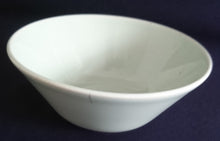 Lade das Bild in den Galerie-Viewer, 2er Set SALAT~ BEILAGENSCHALEN - Keramik / Steingut, Einfärbiges Klassisches Motiv Dekor
