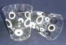 Lade das Bild in den Galerie-Viewer, WHISKEY~ WHISKY~ GETRÄNKEGLAS - Hartglas, Kreise Ringe Motiv Dekor
