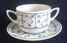 Lade das Bild in den Galerie-Viewer, SUPPENTASSEN UNTERTELLER - Porzellan,  Indisch Blau Strohblumen Motiv Dekor
