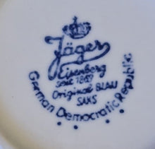 Lade das Bild in den Galerie-Viewer, 2er Set 2er SUPPENTASSEN GEDECKE - Porzellan, Indisch Blau Strohblumen Motiv Dekor
