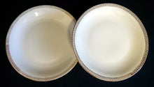Lade das Bild in den Galerie-Viewer, DESSERTTELLER - Porzellan, Goldrand Schleifen Kreise Punkte Motiv Dekor (BC)
