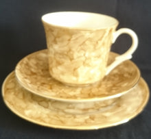 Lade das Bild in den Galerie-Viewer, 2er KAFFEEGEDECK - Porzellan, Goldrand Perlmut Abstrakt Batik Motiv Dekor
