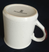 Lade das Bild in den Galerie-Viewer, KAFFEETASSE - Keramik / Steingut, Fauna Möwen Strand Meer Leuchtturm Motiv Dekor
