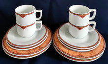 Lade das Bild in den Galerie-Viewer, ESPRESSO~ UNTERTASSE - Porzellan, Marmoriert Abstrakt Zeichen Symbole Rand Motiv Dekor
