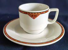 Lade das Bild in den Galerie-Viewer, ESPRESSO~ UNTERTASSE - Porzellan, Marmoriert Abstrakt Zeichen Symbole Rand Motiv Dekor
