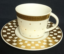 Lade das Bild in den Galerie-Viewer, 2er Set 3er KAFFEEGEDECKE - Porzellan, Goldrand Breite Streifen Vierecke Quadrate Schachbrett Punkte Motiv Dekor
