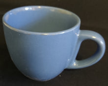 Lade das Bild in den Galerie-Viewer, KAFFEETASSE &quot;Scandia&quot; - Porzellan, Einfärbiges Modernes Motiv Dekor (Blau)
