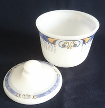 Lade das Bild in den Galerie-Viewer, 5er Set TEEKANNE &amp; MICLHKÄNNCHEN &amp; ZUCKERDOSE + DECKEL "USA Home Set" - Acrylglas, Abstrakt Wolken Schleier Batik Zeichen Symbol Motiv Dekor
