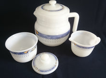 Lade das Bild in den Galerie-Viewer, 17 Teiliges TEESERVICE "USA Home Set" - Acrylglas, Abstrakt Wolken Schleier Batik Zeichen Symbol Motiv Dekor
