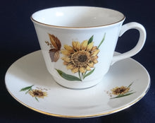 Lade das Bild in den Galerie-Viewer, KAFFEETASSE - Porzellan, Goldrand Flora Sonnenblumen Blüten Natur Motiv Dekor (nBC)
