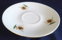 Lade das Bild in den Galerie-Viewer, 2er KAFFEEGEDECK - Porzellan, Goldrand Flora Sonnenblumen Blüten Natur Motiv Dekor
