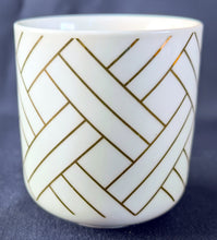 Lade das Bild in den Galerie-Viewer, 10er Set ESPRESSO~ KAFFEEBECHER &amp; UNTERSETZER - Porzellan / Holz, Abstrakt Geometrisch Regenbogen Wölbungen Bretter Holz Kleeblatt Kreise Würfel Rechtecke Spinnennetz Linien Zeichen Motiv Dekor
