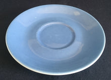 Lade das Bild in den Galerie-Viewer, 2er Set UNTERTASSEN "Ingres Weiss" - Porzellan, Klassisches Zweifärbiges Motiv Dekor (Grünes Markenzeichen)
