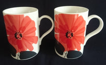Lade das Bild in den Galerie-Viewer, 2er Set KAFFEETASSEN - Porzellan, Flora Große Mohnblumen Blüten Pflanzen Motiv Dekor
