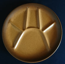 Lade das Bild in den Galerie-Viewer, 2er Set FONDUETELLER (6 Kammer) - Keramik / Steingut, Einfärbiges Kammer Relief Motiv Dekor
