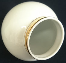 Lade das Bild in den Galerie-Viewer, BLUMENVASE - Porzellan, Breiter und schmaler Goldrand Motiv Dekor
